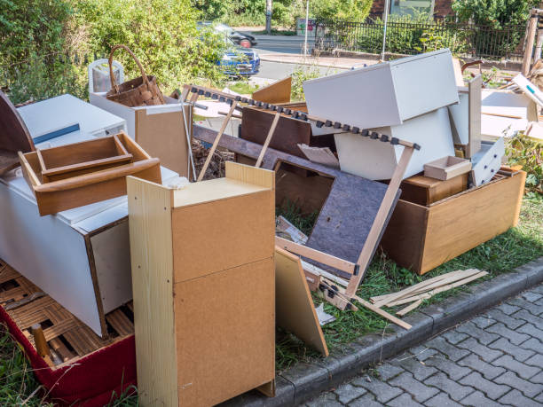 Best Yard Cleanup Services  in Pinewood, FL